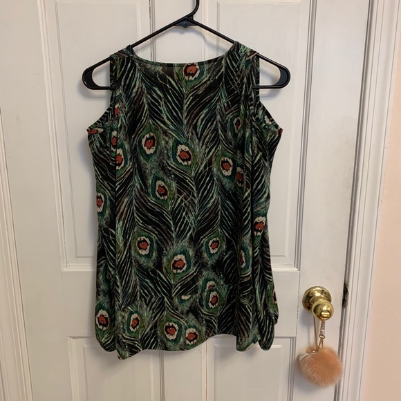 Design Lab Lord & Taylor Cold Shoulder Top - Picture 4 of 5